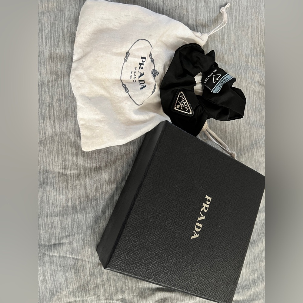 Prada scrunchi eith box
